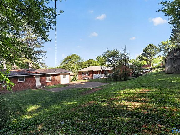 3rd image of 3802 Lakeview Dr NW