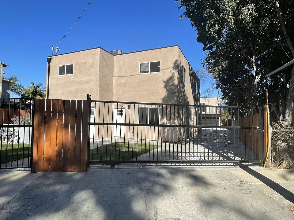 667 Echandia St