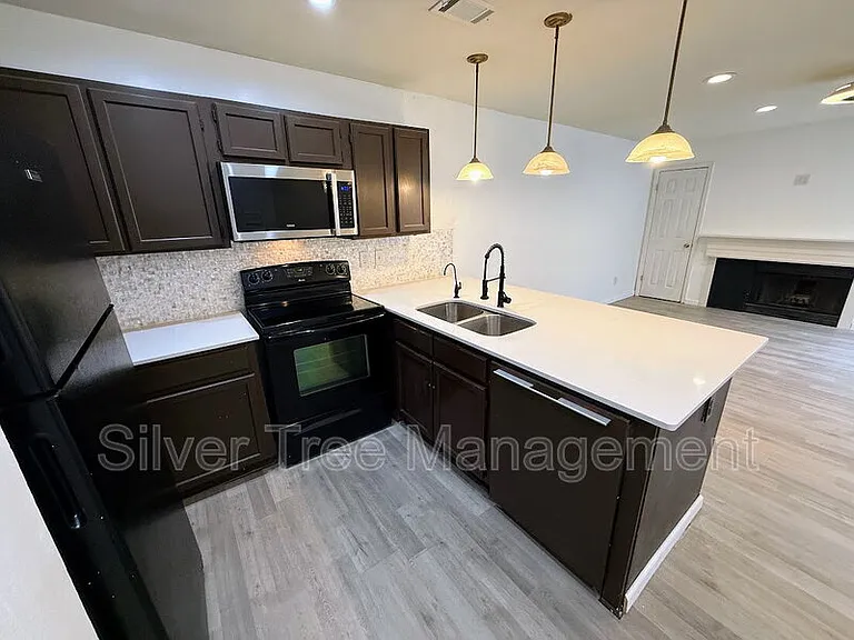 9835 Walnut St #102 — Photo 8