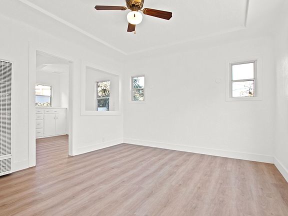 3rd image of 25923 Hillworth Ave #0