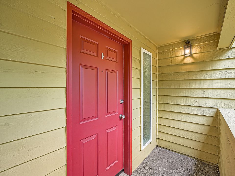Main entry door on 2nd floor
