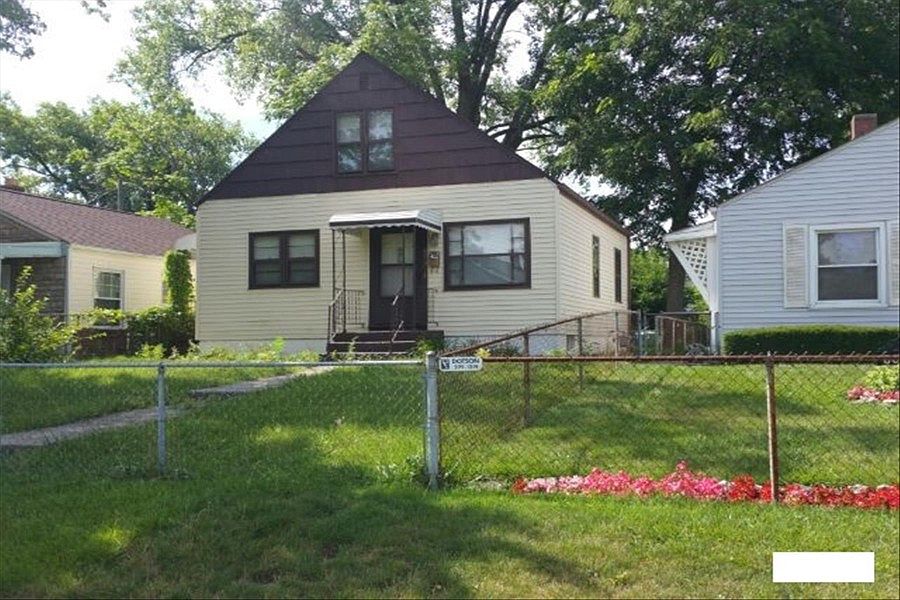 1st image of 873 E 13th Ave