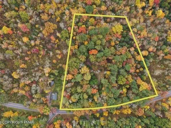 5468 Paradise Valley Rd, Cresco, PA 18326