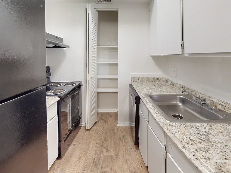 Addison Apartments at the Park — Photo 290