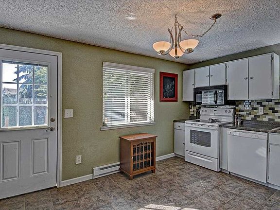 5th image of 818 E Sierra Ave