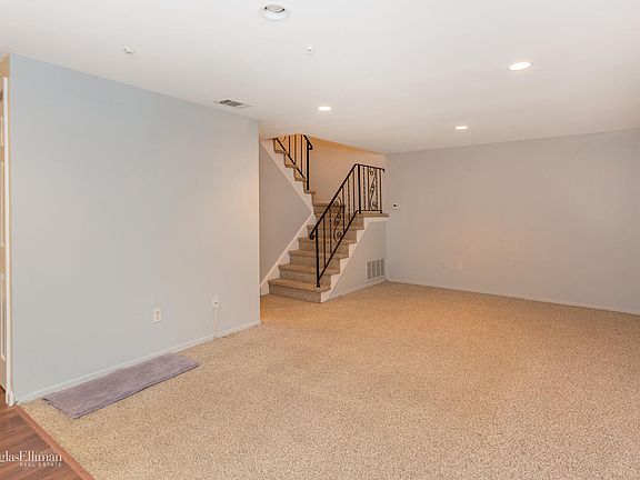 4th image of 845 Golf Ln