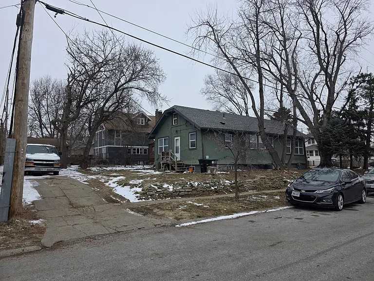 2853 Titus Ave — Photo 7