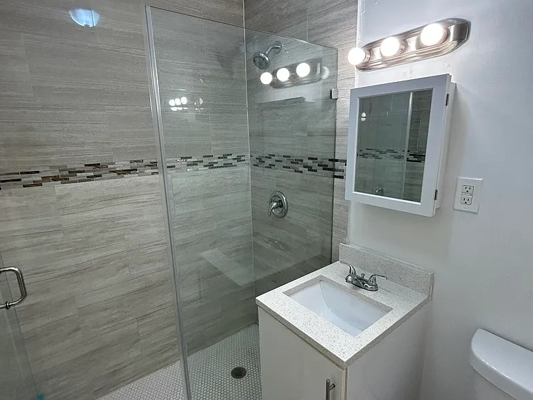 918 NE 15th Ave #4 — Photo 13