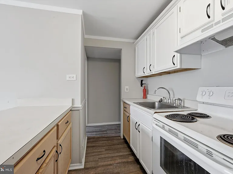 151 Chadwick Ave — Photo 5