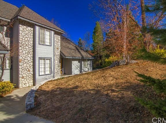4th image of 997 Lucerne Ln