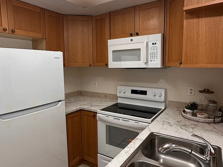 8811 Gilman Dr #D — Photo 10
