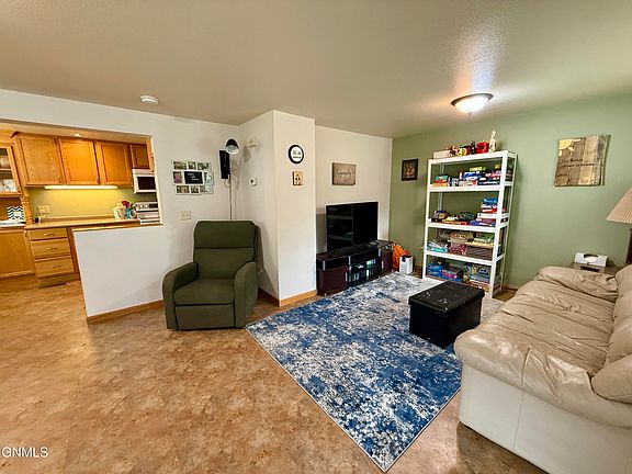 3rd image of 744 5th Ave NW