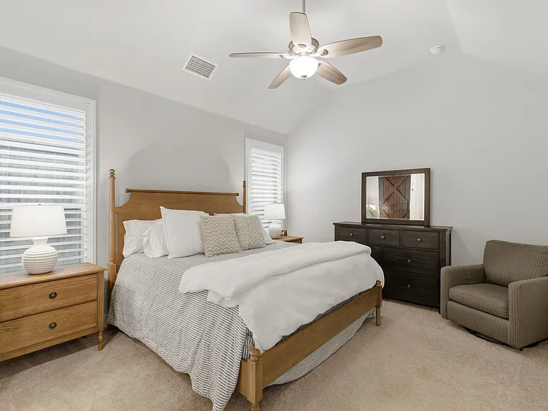 2225 Elm Pl — Photo 11