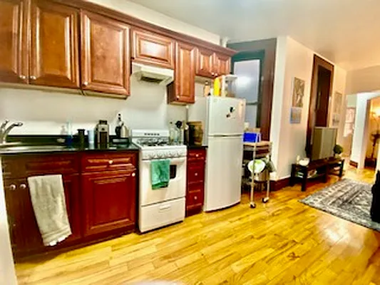 Rented by Bond New York | media 15