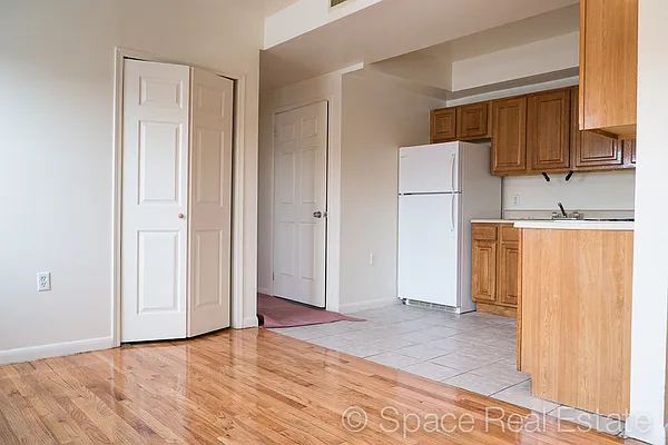 Rented by Space Real Estate | media 31