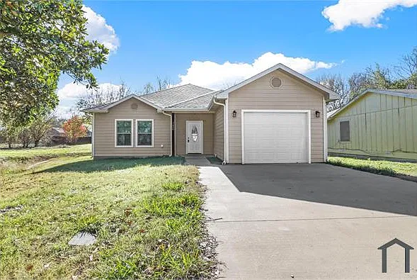 3 bed, 1265 sqft, $1,550 — Photo 1