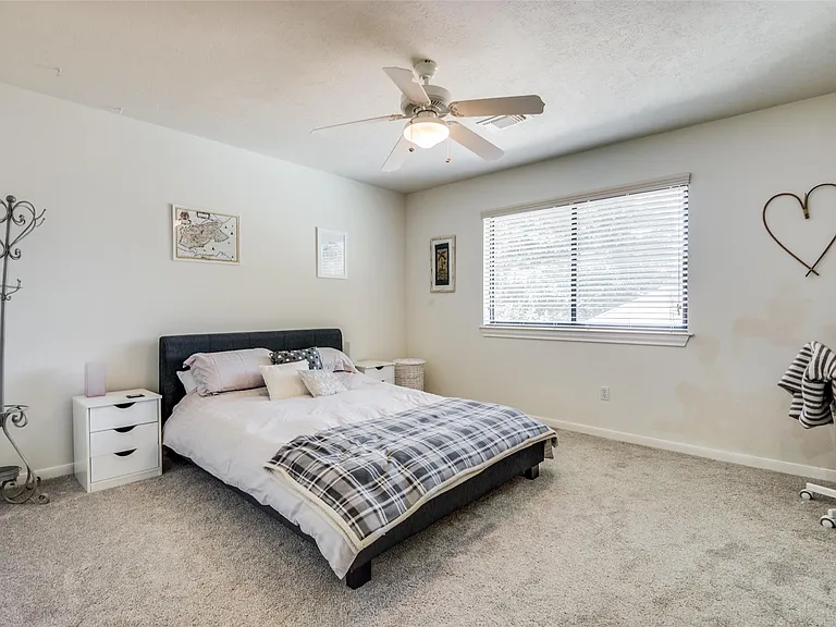 14202 Scarborough Fair St — Photo 33