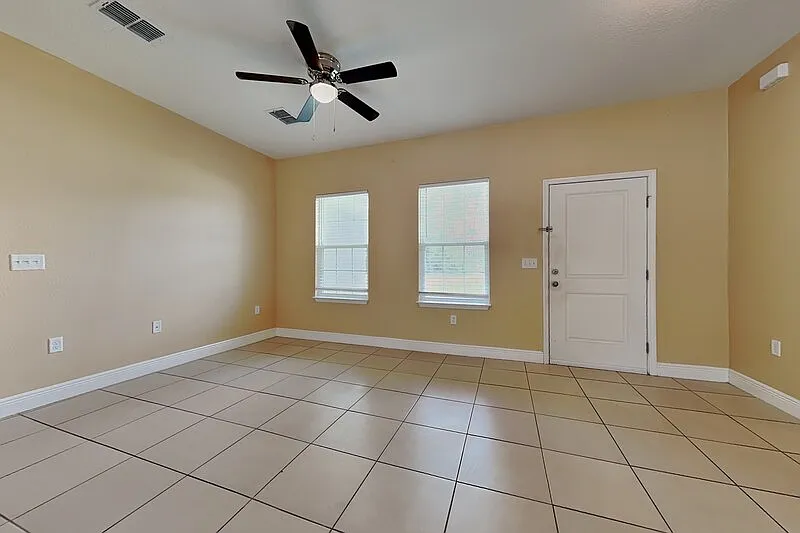 4 bed, 2.0 bath, 1580 sqft, $1,750 — Photo 3