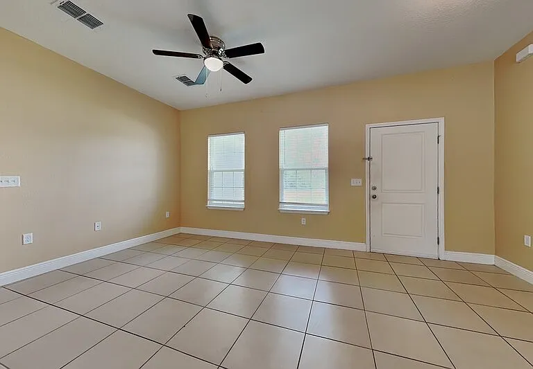 5017 SW 165th Street Rd — Photo 3