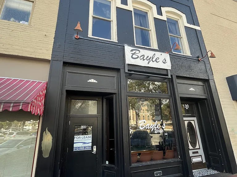 130 E San Antonio St — Photo 1