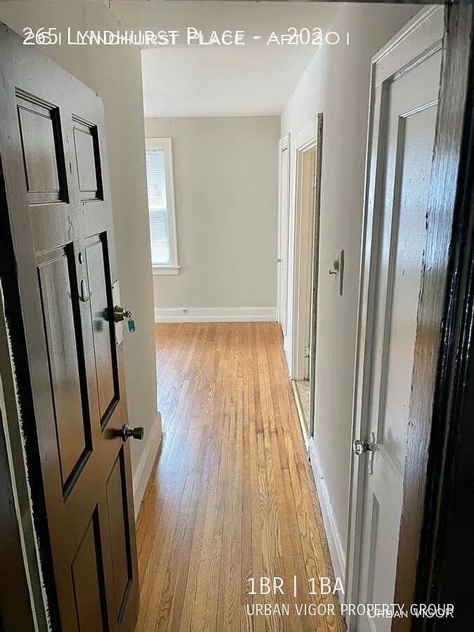 Upgraded One Bedroom / One Bathroom Units! — Photo 3