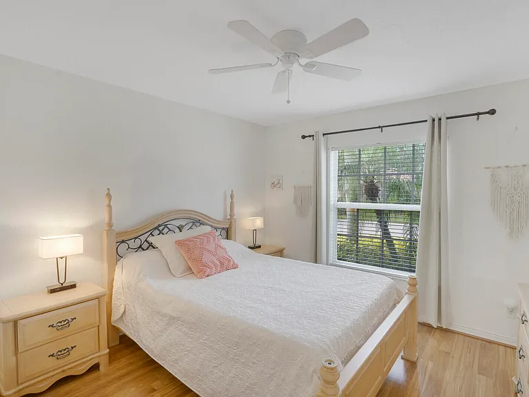 5335 Vernio Ln — Photo 27