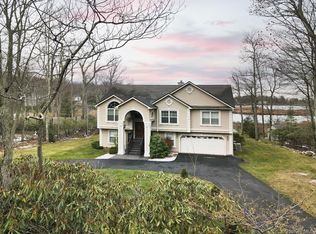 61 Lake Shore Drive W, Rock Hill, NY