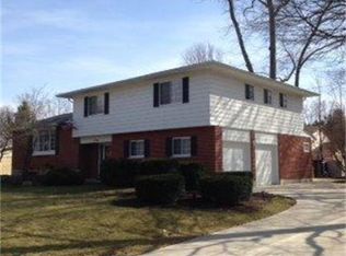 5738 Hunters Ridge Rd, Dayton, OH 45431