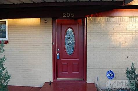 4th image of 205 S Jones St