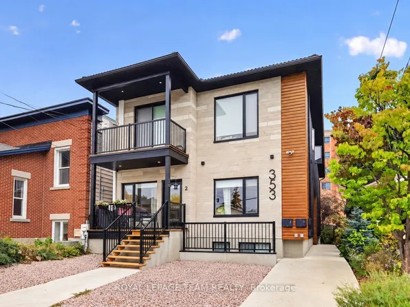 353 Wilmont Ave #2, Ottawa, ON K2A 0B2