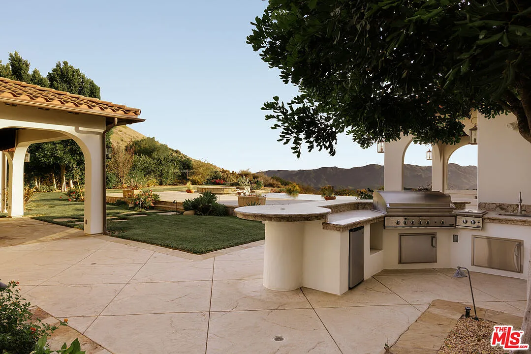 5 bed, 6.0 bath, 5605 sqft, $22,500 — Photo 4