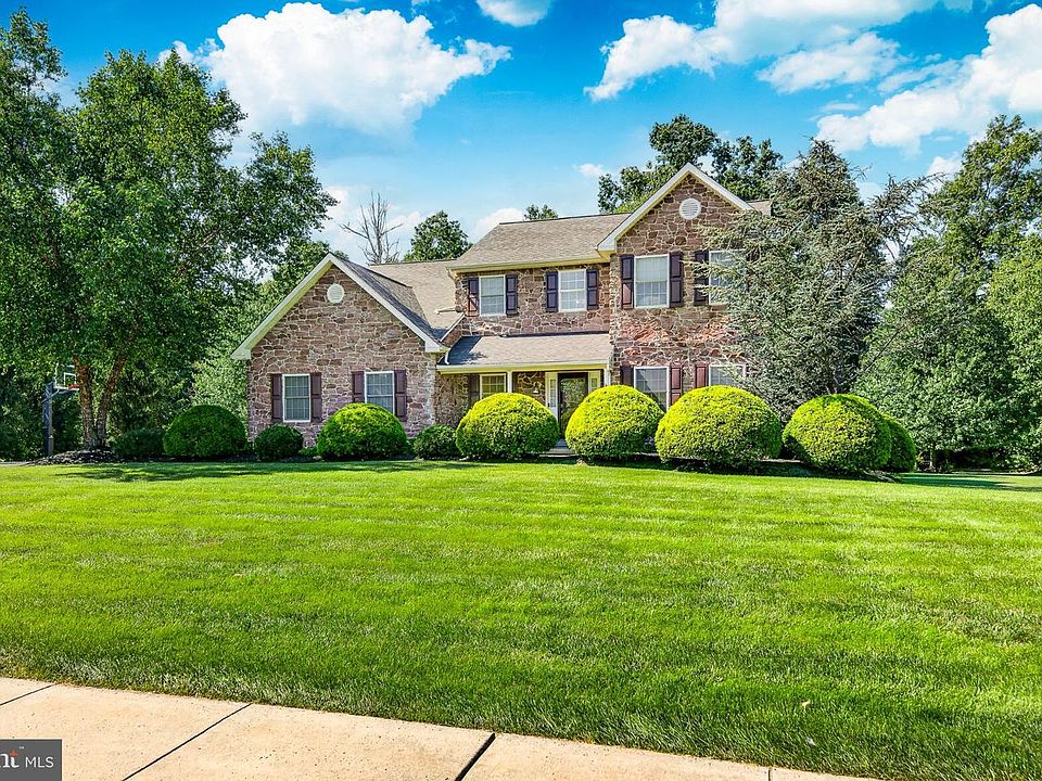 1st image of 2200 Claymont Dr