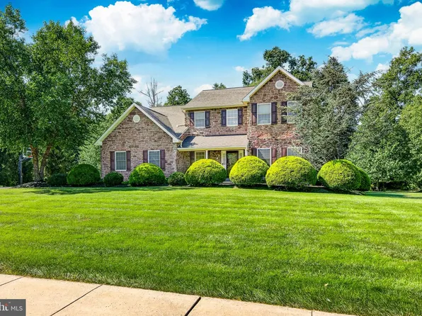 2200 Claymont Dr, Quakertown, PA 18951