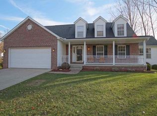 1812 Pikeview Dr, Warsaw, IN 46580