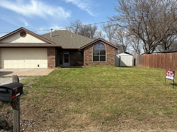 511 W Central St, Stroud, OK 74079