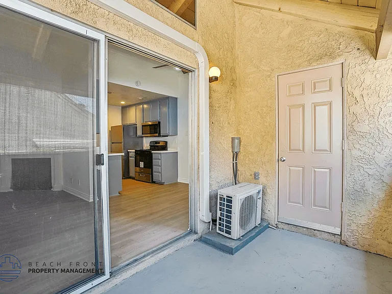 Rollingwood Apartments — Photo 59