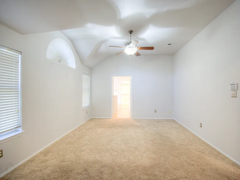 4909 Clove Ct — Photo 22