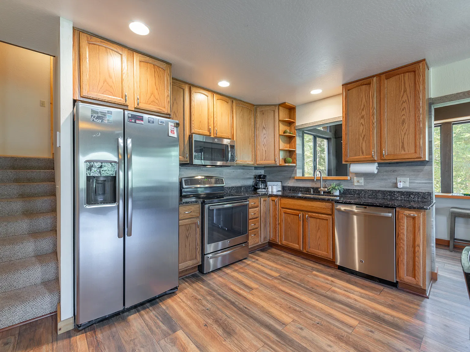 3 bed, 1201 sqft, $3,600 — Photo 4