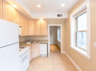 2247 Ridge Ave #65ADGGFJ9, Evanston, IL 60201