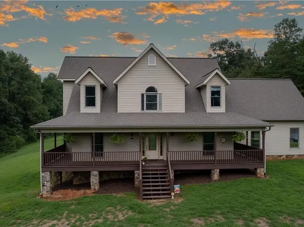 1982 Hopewell Church Rd, Hiddenite, NC 28636