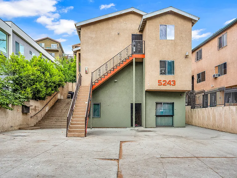5243 Huntington Dr N #5 — Photo 13