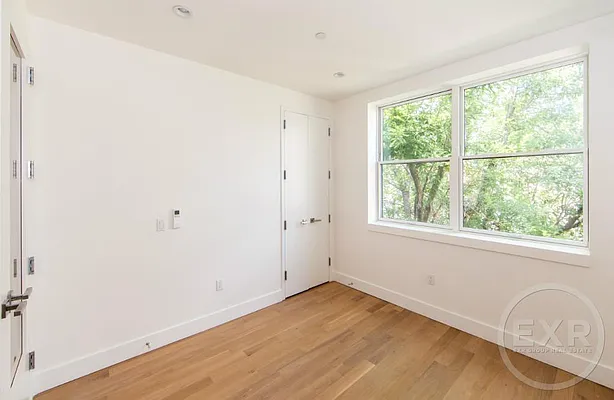 Rented by EXR | media 43