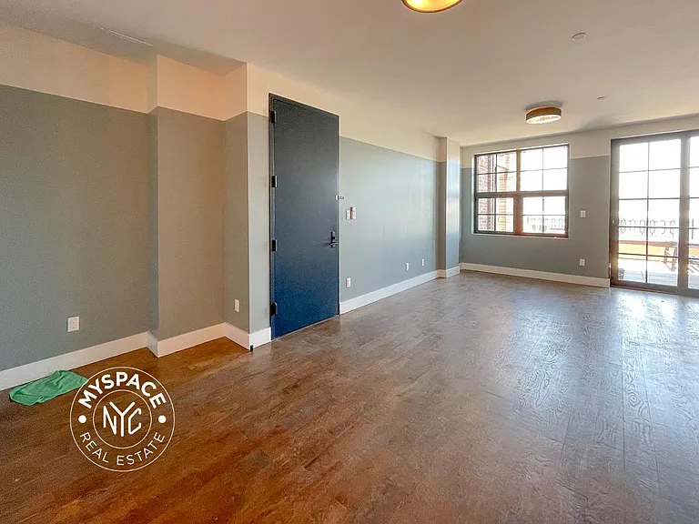 187 Kent Ave #702 — Photo 2