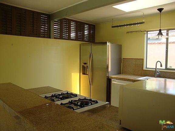 5th image of 655 S Vista Oro