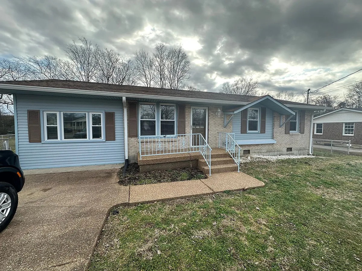 Building Photo - 416 Lealand Ln