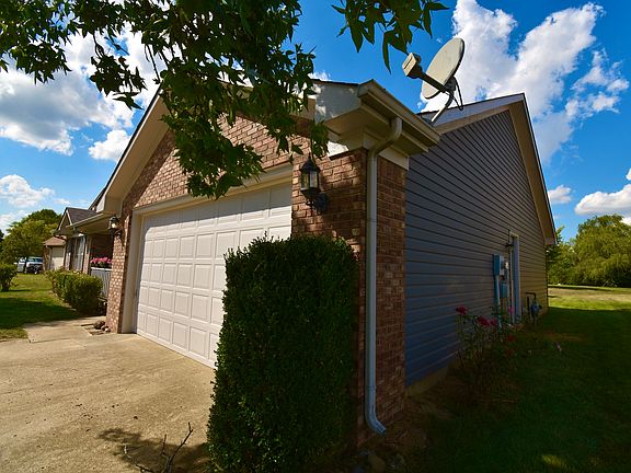 3rd image of 2092 Winfield Park Dr