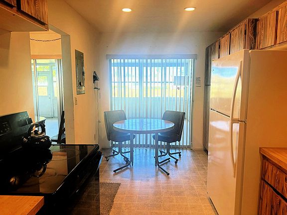 4th image of 2886 Fernley Drive E #85