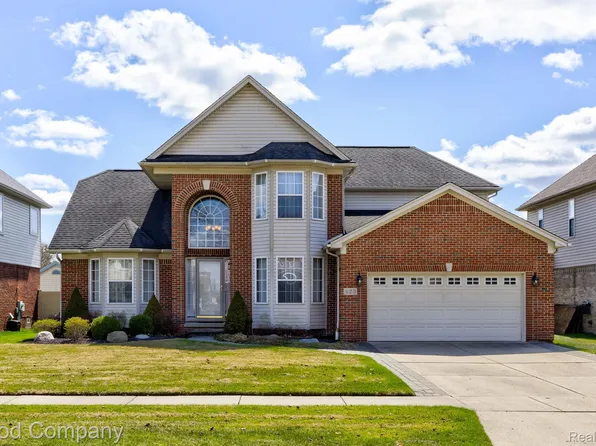 423 Cedar St, Wyandotte, MI 48192