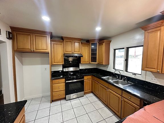 4th image of 13081 Sirius Ave