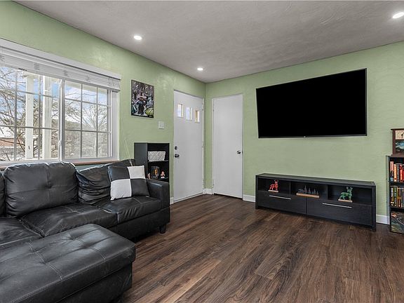 3rd image of 2936 Idaho Ave